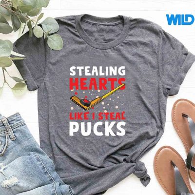 HockeyStickStealingHeartLikeIStealPucksValentineDaytshirt