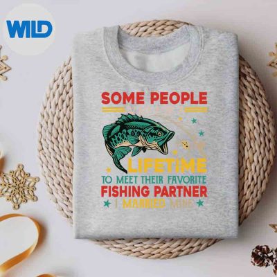 VintageIMarriedMyFavoriteFishingPartnerCoupleFishersweater